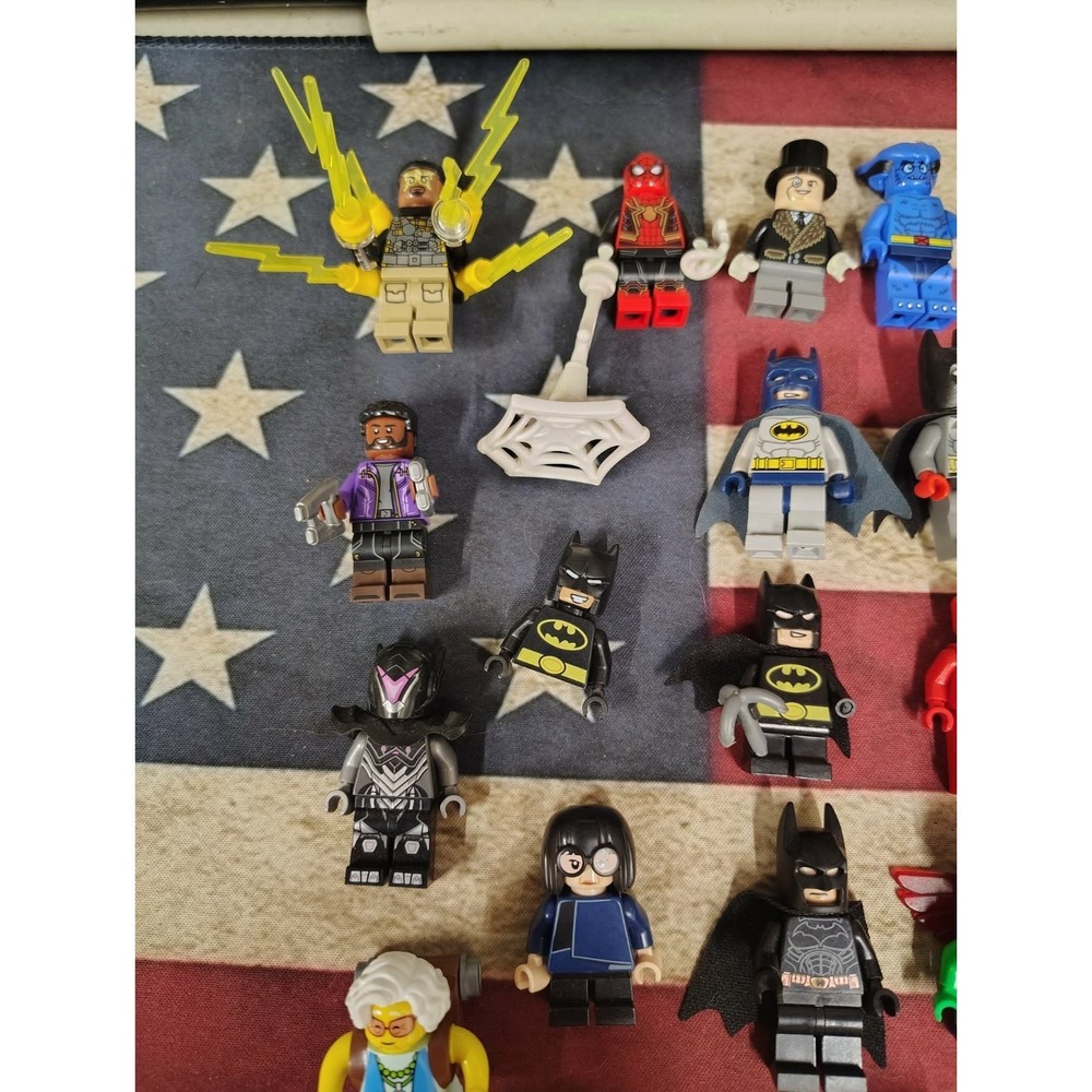Lot Lego Minifigures Contains 27 Mini Figurines - Picture 4 of 8